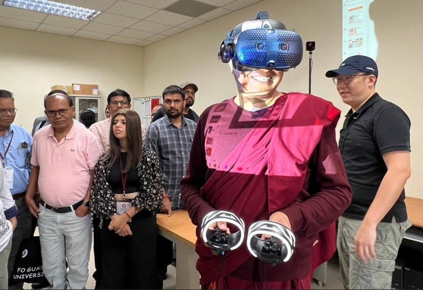 印度學員於資訊應用學系進行VR體驗2 印度學員於資訊應用學系進行VR體驗2